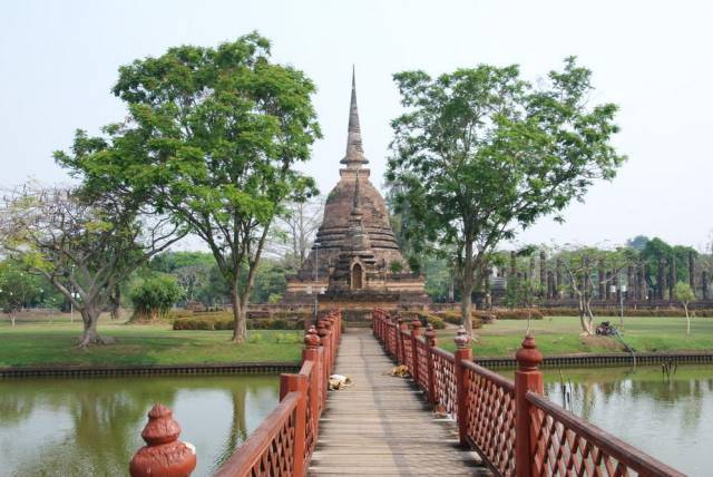 Sukhothai 072, Сукхотхай и Си Сатчаналай