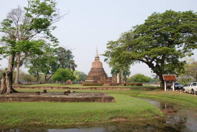 Sukhothai 080, Сукхотхай и Си Сатчаналай