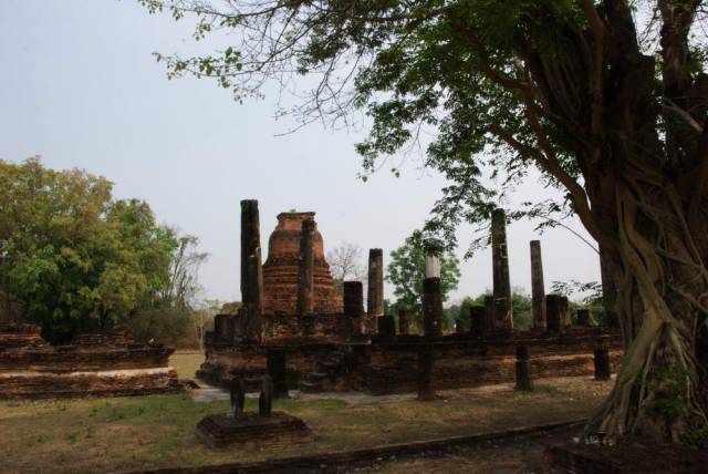 Sukhothai 121, Сукхотхай и Си Сатчаналай