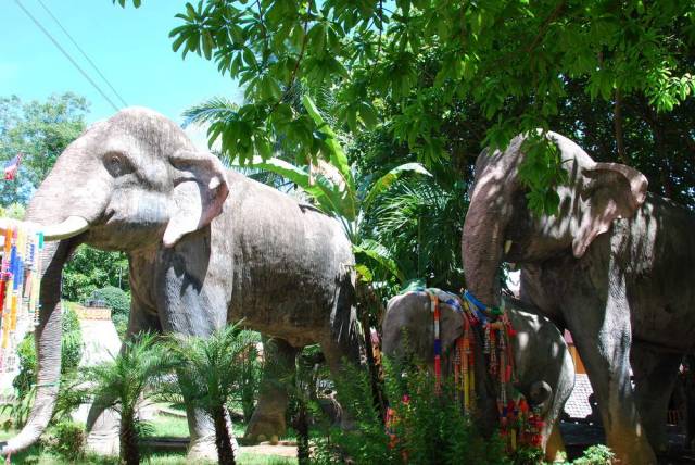 Wat Phra That Suthon Mongkhon Khiri 08, Путешествие на север Таиланда