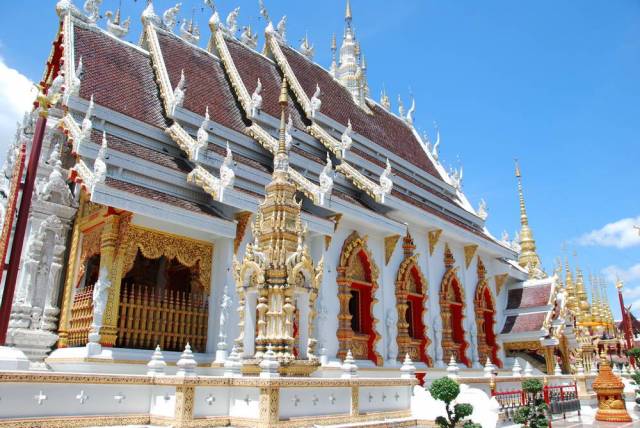 Wat Phra That Suthon Mongkhon Khiri 28, Путешествие на север Таиланда