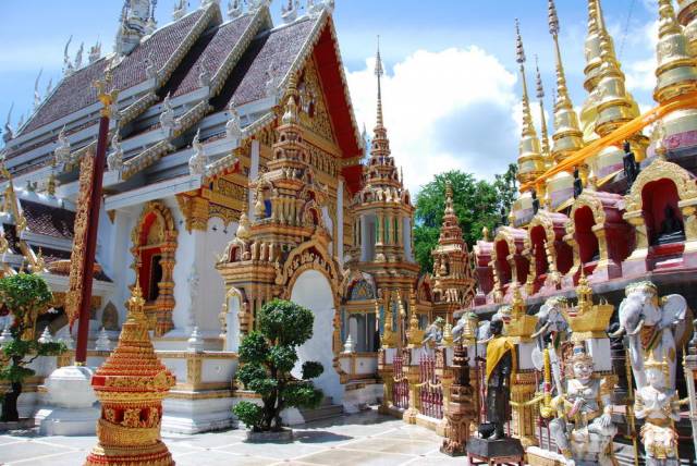 Wat Phra That Suthon Mongkhon Khiri 25, Путешествие на север Таиланда