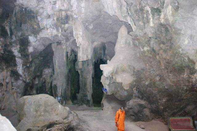 Khao Luang Cave, Petchaburi (39), Храмы