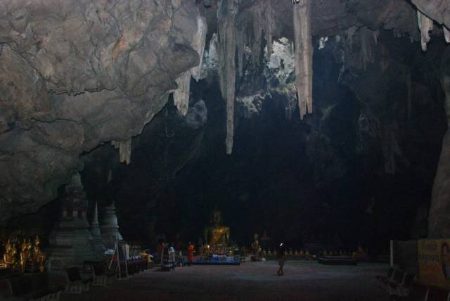 Khao Luang Cave, Petchaburi (28), Храмы