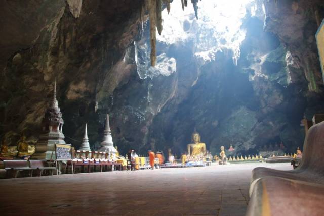 Khao Luang Cave, Petchaburi (30), Храмы