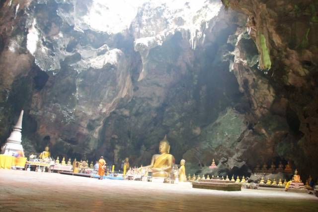 Khao Luang Cave, Petchaburi (34), Храмы