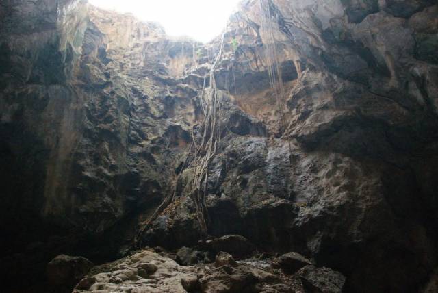 Khao Luang Cave, Petchaburi (16), Храмы