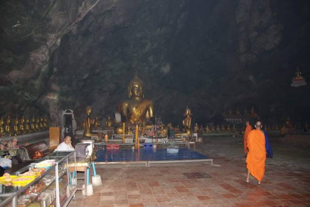 Khao Luang Cave, Petchaburi (9), Храмы