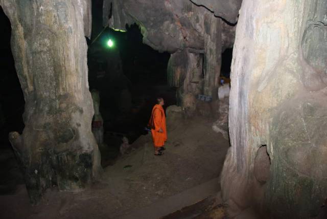 Khao Luang Cave, Petchaburi (37), Храмы