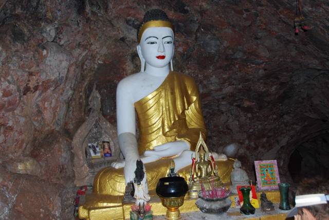 Mae Sot_Wat Phra That Doi Din Kiu 06, Мае Сот