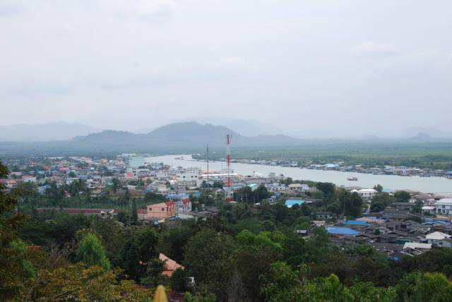 Surat Thani_Wat Khao Suwan Pradit 14, Сурат Тани